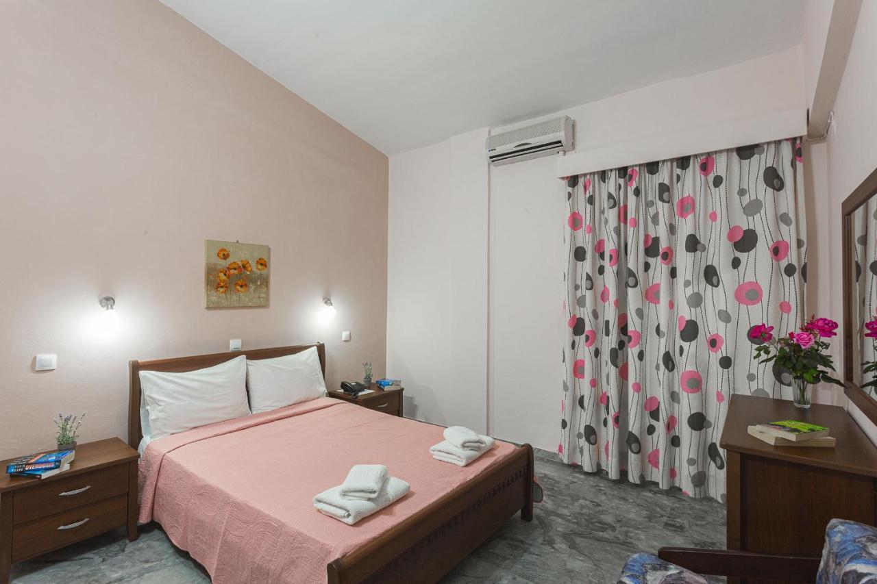 Remvi Hotel - Apartments Stoúpa Oda fotoğraf