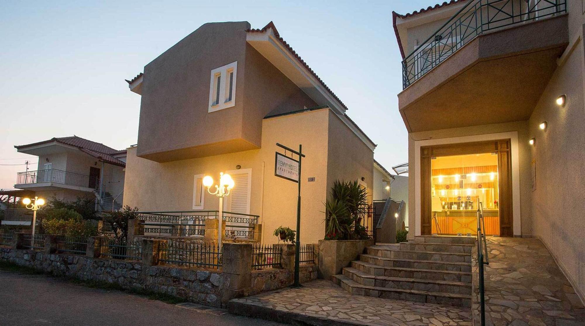 Remvi Hotel - Apartments Stoúpa Dış mekan fotoğraf