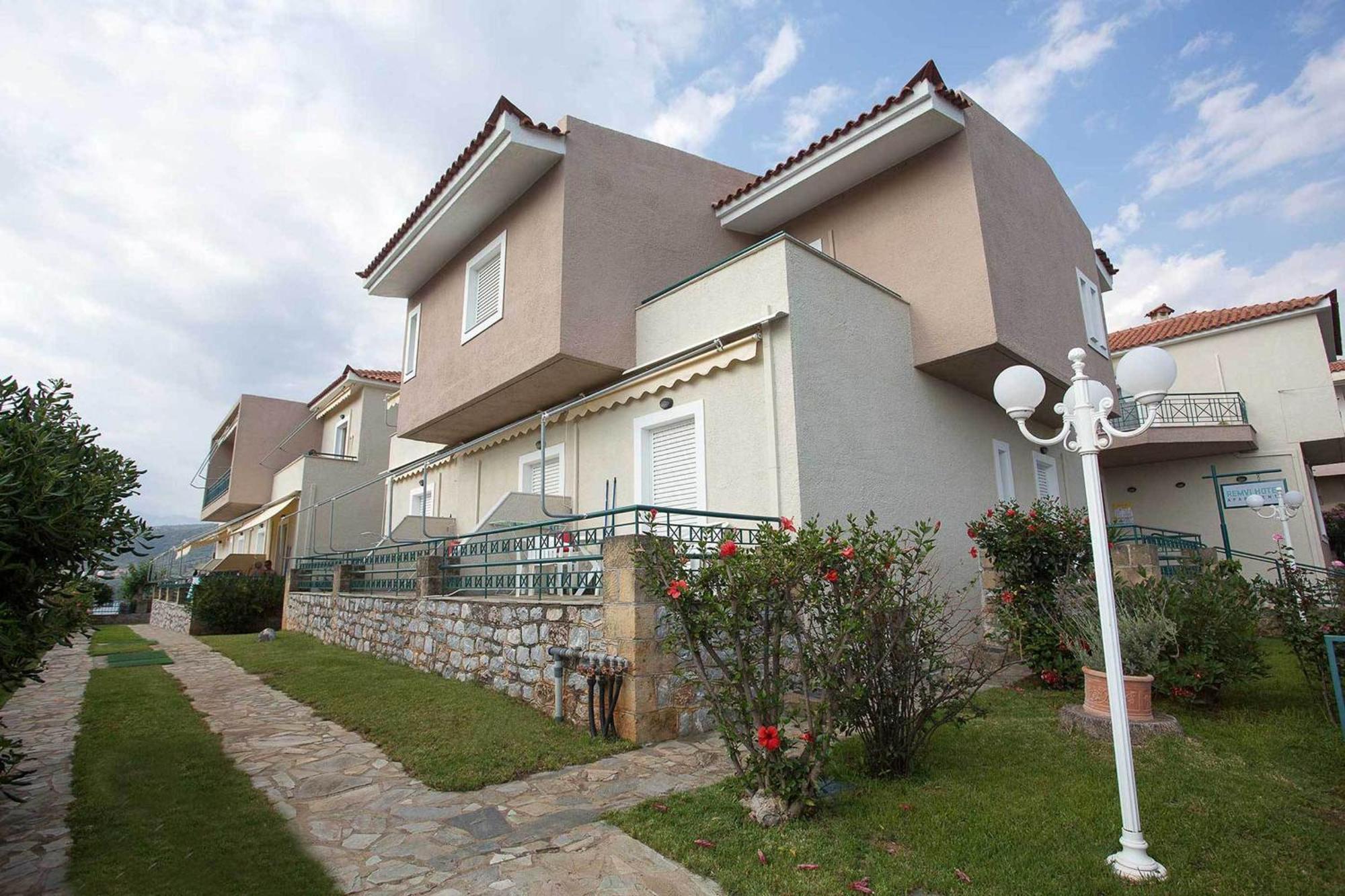 Remvi Hotel - Apartments Stoúpa Dış mekan fotoğraf