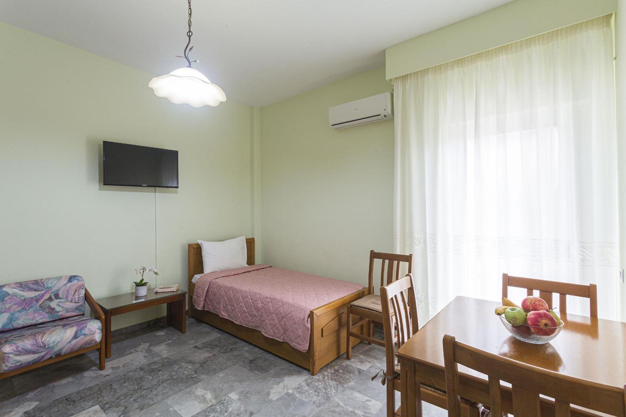 Remvi Hotel - Apartments Stoúpa Oda fotoğraf