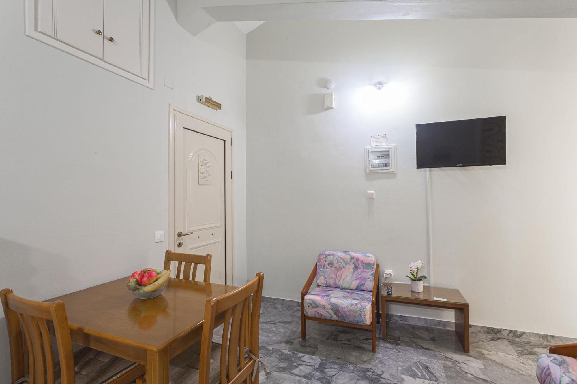 Remvi Hotel - Apartments Stoúpa Oda fotoğraf