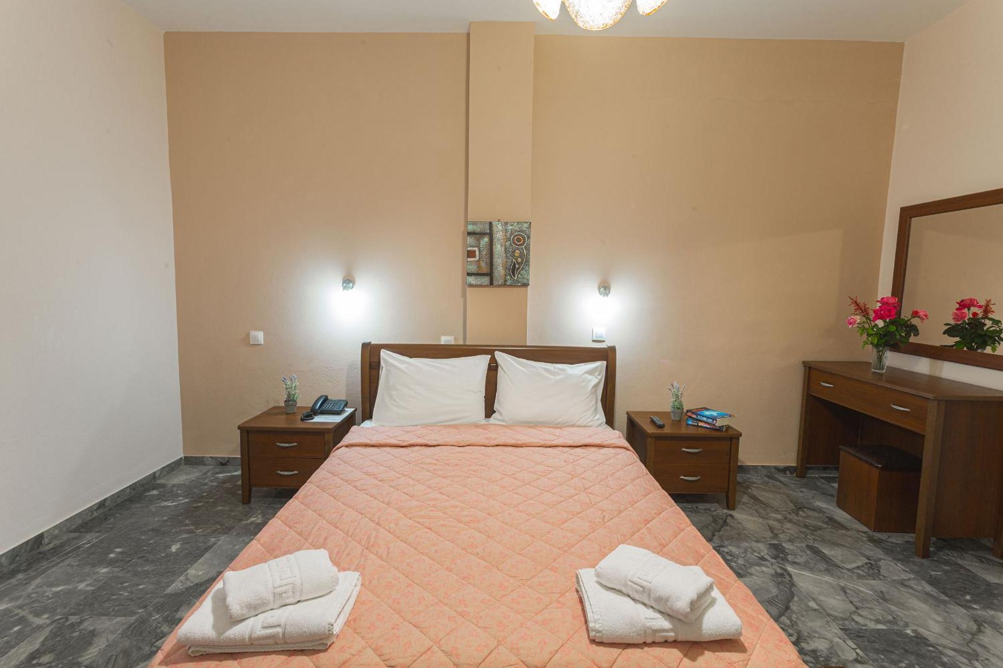 Remvi Hotel - Apartments Stoúpa Oda fotoğraf