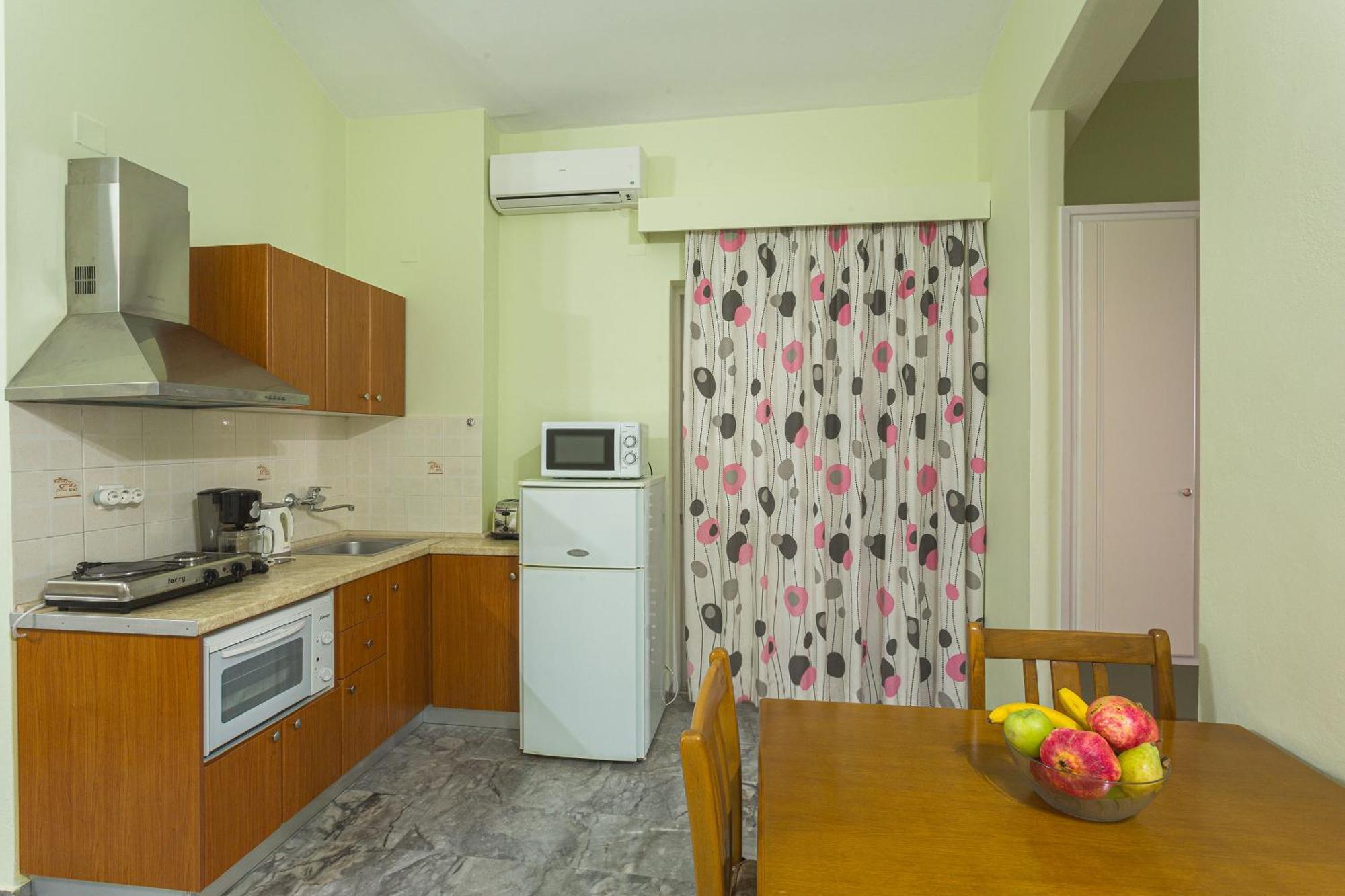 Remvi Hotel - Apartments Stoúpa Dış mekan fotoğraf