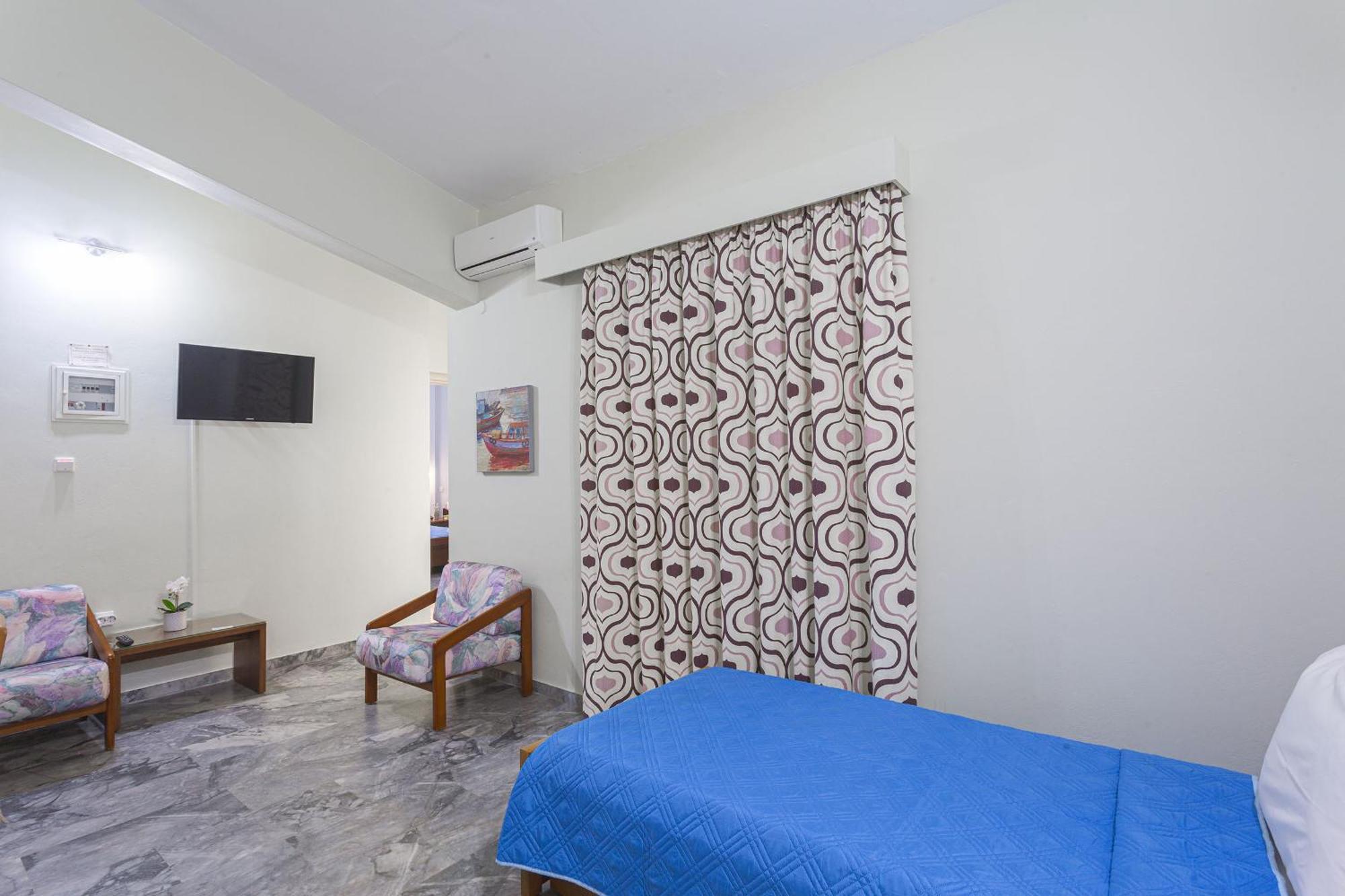Remvi Hotel - Apartments Stoúpa Oda fotoğraf